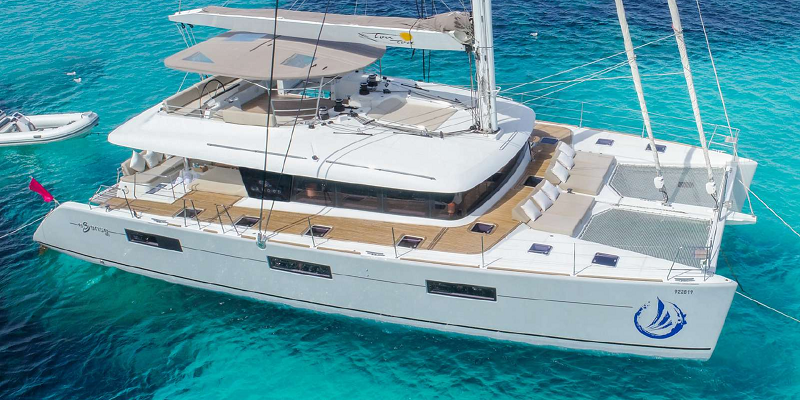 Tou Tou-Exterior-Luxury-catamaran-charter