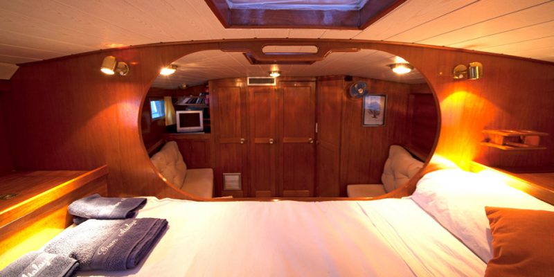 sailing-bed1-0__classic-sailing-yacht-22m